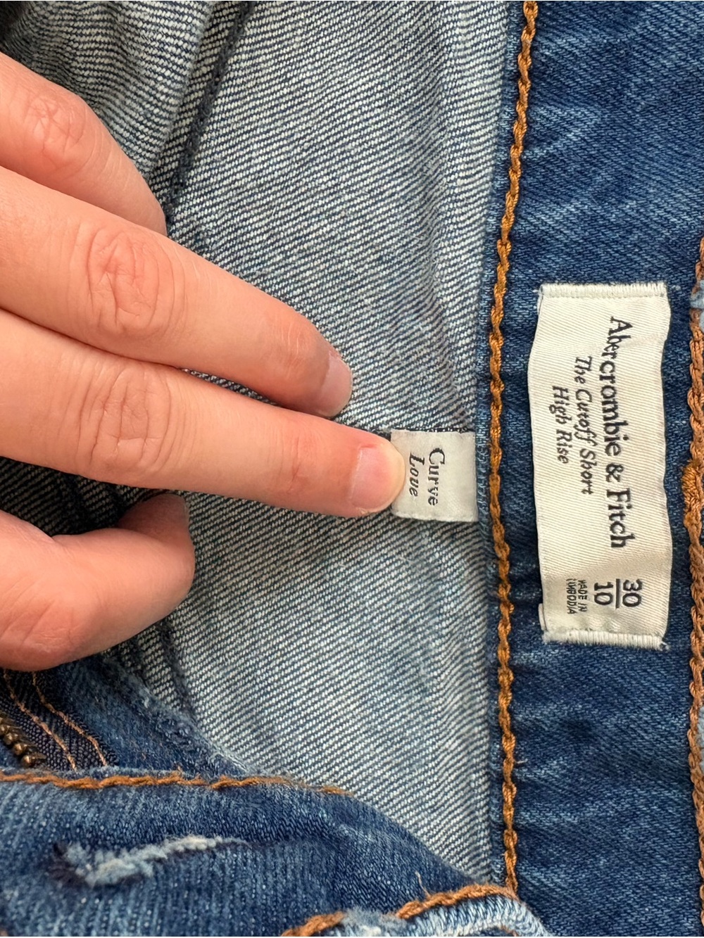 Abercrombie & Fitch Blue High-Rise Curvy Jeans with Contrast Stitching